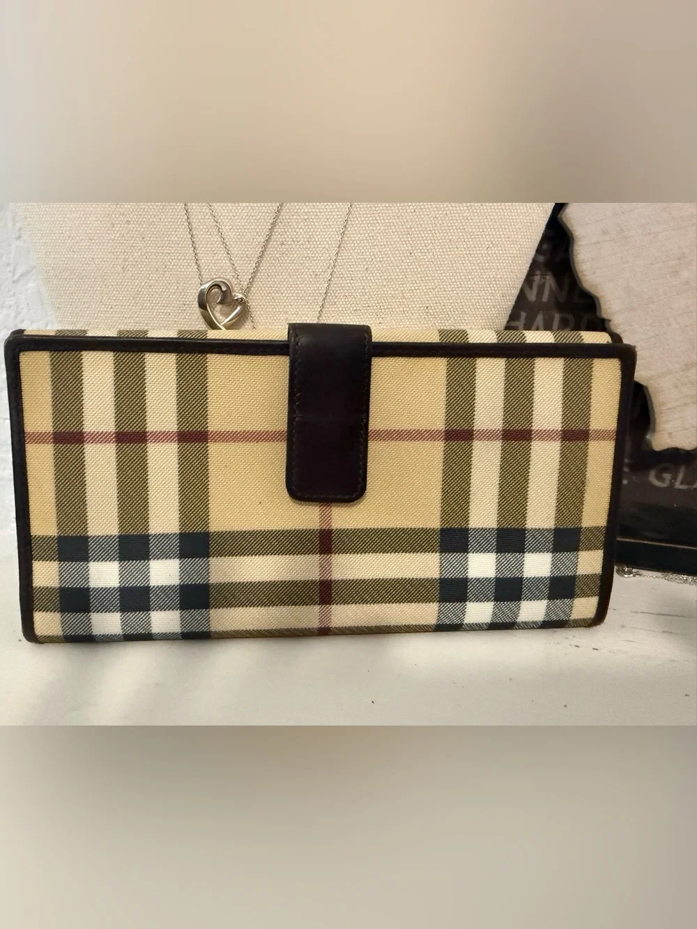 Stunning Burberry 2000’s Haymarket Nova Check long wallet